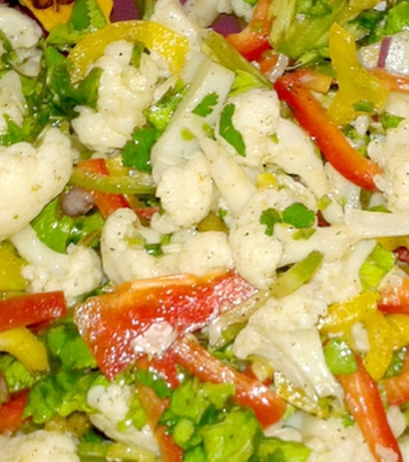 მარტივი რეცეპტი გემრიელი და სასარგებლო ყვავილოვანი კომბოსტოს სალათის მოსამზადებლად.
