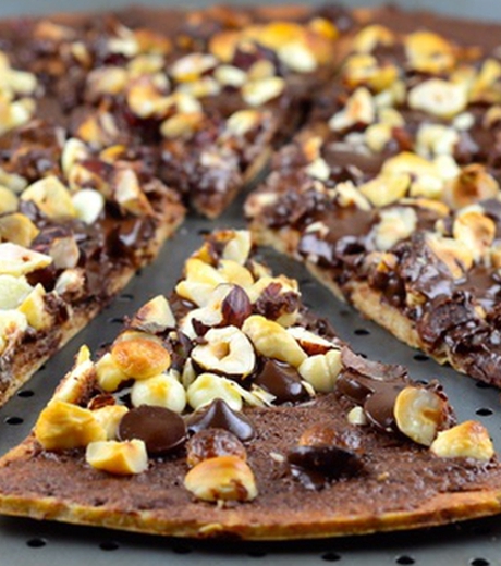 შოკოლადისა და პიცის მოყვარულებს ამ უგემრიელეს რეცეპტს გთავაზობთ. ყველაზე ტკბილი პიცა :)