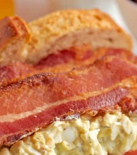 სენდვიჩი ბეკონით