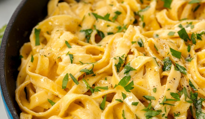 მაკარონის და სპაგეტის მოყვარულებს მარტივი კერძის რეცეპტი – მხოლოდ 20 წუთი და კერძი მზადაა.